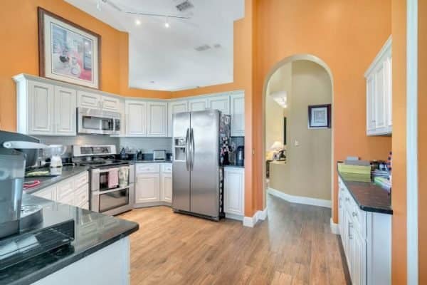 7977-Canyon-Lake-Cir-Orlando-FL-17-600x400-1