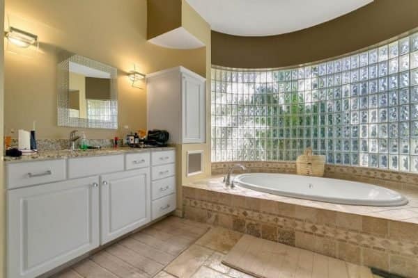 7977-Canyon-Lake-Cir-Orlando-FL-20-600x400-1