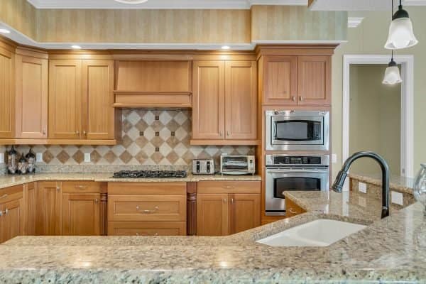 12854-Jacob-Grace-Ct-Windermere-FL-34786-19-Kitchen-600x400-1