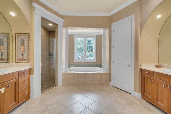 12854-Jacob-Grace-Ct-Windermere-FL-34786-26-Master-Bathroom-600x400-1