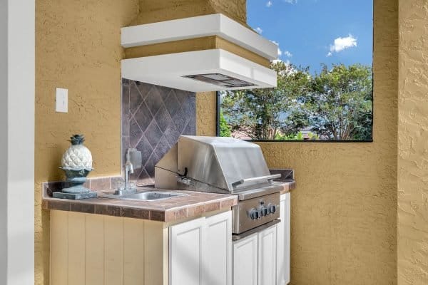 12854-Jacob-Grace-Ct-Windermere-FL-34786-30-Lanai-1-600x400-1