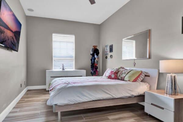 13333-zori-lane-windermere-fl-34786-16-scaled-600x400