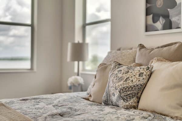 16142-Johns-Lake-Overlook-Dr-Winter-Garden-FL-34787-24-Master-Bedroom-600x400-1