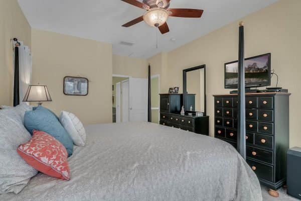 2115-Wintermere-Pointe-Dr-Winter-Garden-FL-34787-25-Master-Bedroom-600x400-1 2115-Wintermere-Pointe-Dr-Winter-Garden-FL-34787-25-Master-Bedroom-600x400-1