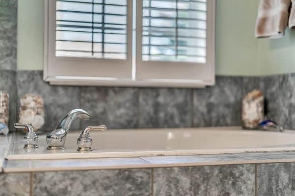 2115-Wintermere-Pointe-Dr-Winter-Garden-FL-34787-28-Master-Bathroom-600x400-1 2115-Wintermere-Pointe-Dr-Winter-Garden-FL-34787-28-Master-Bathroom-600x400-1