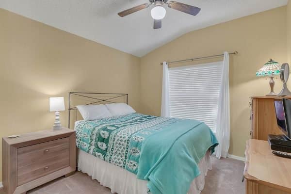 2115-Wintermere-Pointe-Dr-Winter-Garden-FL-34787-29-Bedroom-600x400-1 2115-Wintermere-Pointe-Dr-Winter-Garden-FL-34787-29-Bedroom-600x400-1