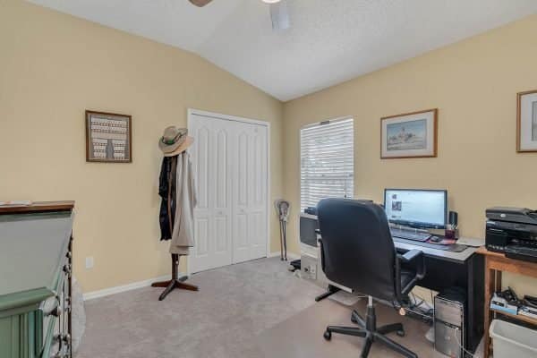 2115-Wintermere-Pointe-Dr-Winter-Garden-FL-34787-30-Bedroom-600x400-1 2115-Wintermere-Pointe-Dr-Winter-Garden-FL-34787-30-Bedroom-600x400-1