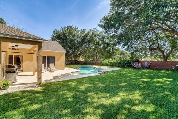 2115-Wintermere-Pointe-Dr-Winter-Garden-FL-34787-33-Backyard-600x400-1 2115-Wintermere-Pointe-Dr-Winter-Garden-FL-34787-33-Backyard-600x400-1