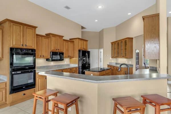 17744-Deer-Isle-Cir-Winter-Garden-FL-34787-15-Kitchen-600x400-1