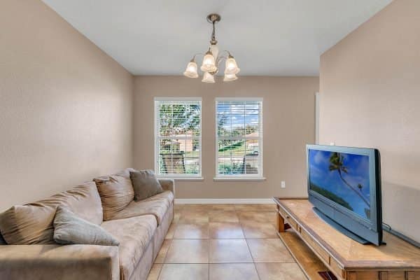 206-Colonial-Pine-Ln-Minneola-FL-34715-06-Living-600x400-1