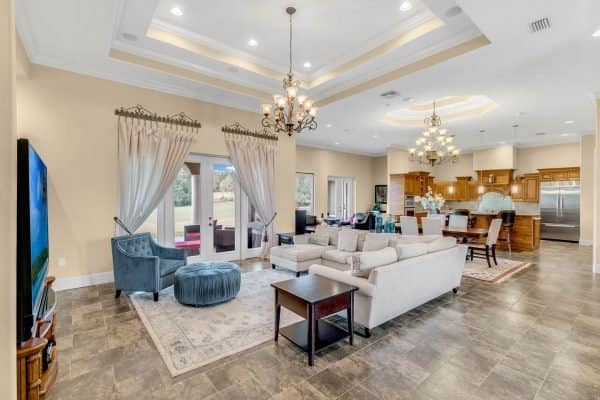 10125-Colt-Lane-Winter-Garden-FL-34787-09-Family-Room-600x400-1