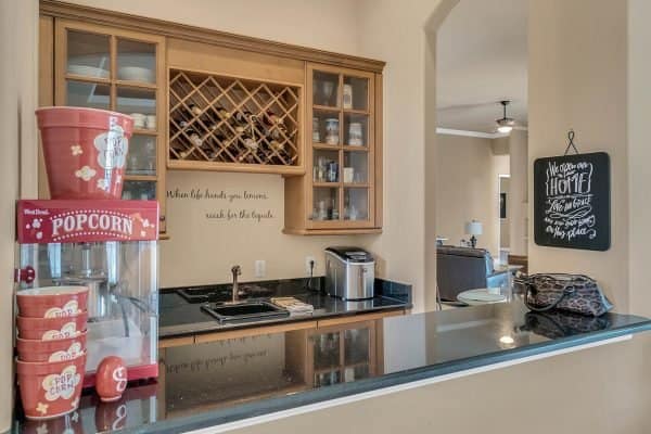 319-Woodlawn-Cemetery-Rd-Gotha-FL-34734-10-Living-600x400-1