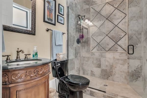 319-Woodlawn-Cemetery-Rd-Gotha-FL-34734-34-Bathroom-600x400-1