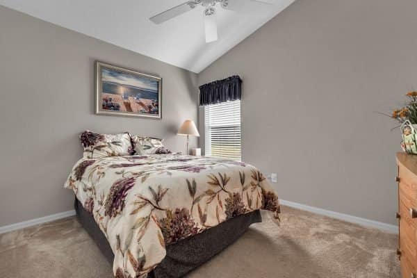 10626-Golden-Cypress-Ct-Orlando-FL-32836-17-Bedroom-600x400-1