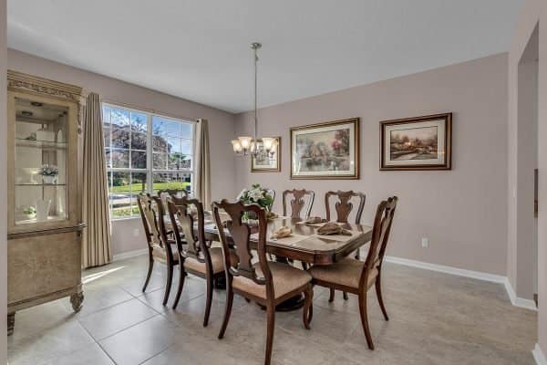 16166-Johns-Lake-Overlook-Dr-Winter-Garden-FL-34787-07-Dining-600x400-1 16166-Johns-Lake-Overlook-Dr-Winter-Garden-FL-34787-07-Dining-600x400-1