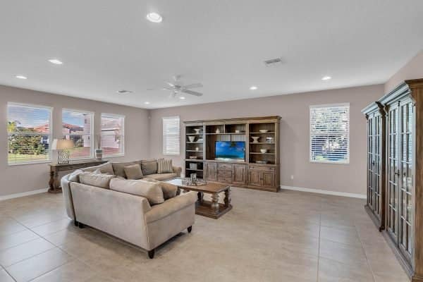 16166-Johns-Lake-Overlook-Dr-Winter-Garden-FL-34787-11-Family-Room-600x400-1 16166-Johns-Lake-Overlook-Dr-Winter-Garden-FL-34787-11-Family-Room-600x400-1
