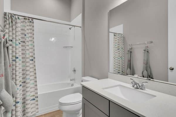 7407-Pomelo-Grove-Dr-Winter-Garden-FL-34787-29-Bathroom-600x400-1