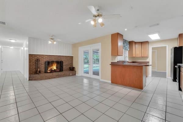 215-Valencia-Shores-Dr-Winter-Garden-FL-34787-16-600x400-1