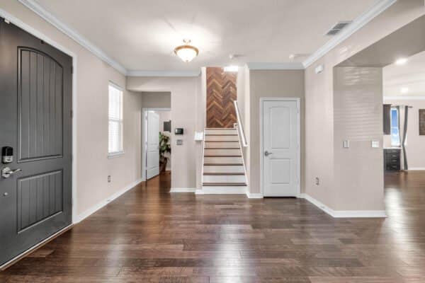 8007-Rail-Street-Winter-Garden-FL-34787-07-Foyer-600x400