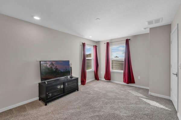 8007-Rail-Street-Winter-Garden-FL-34787-30-Bedroom-600x400