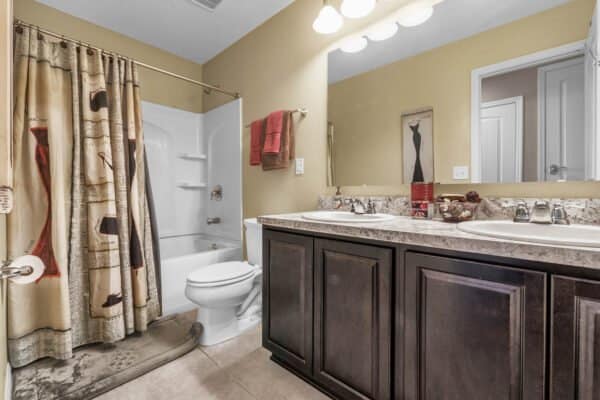 8007-Rail-Street-Winter-Garden-FL-34787-31-Bathroom-600x400