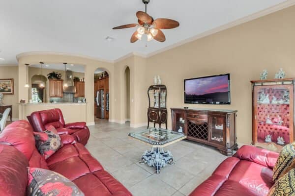 1837-Lake-Roberts-Ct-Windermere-FL-34786-19-Family-Room-600x400