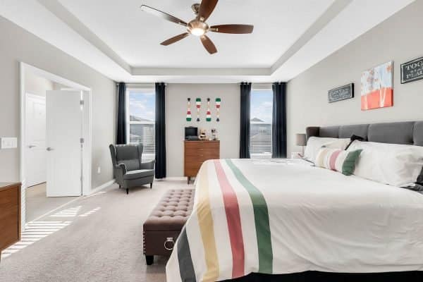 2333-Standing-Rock-Cir-Oakland-FL-34787-19-Master-Bedroom-600x400-1