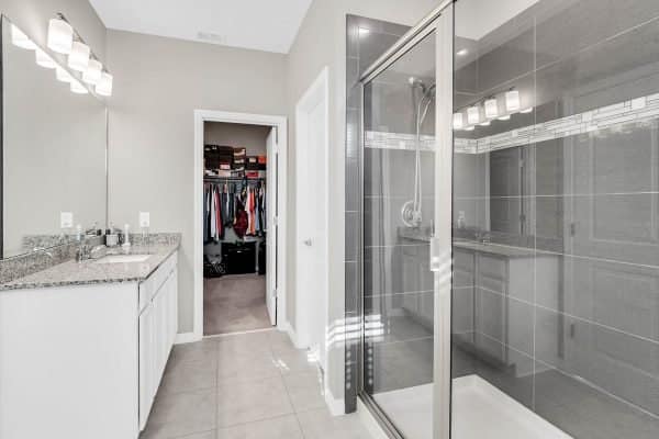 2333-Standing-Rock-Cir-Oakland-FL-34787-22-Master-Bathroom-600x400-1