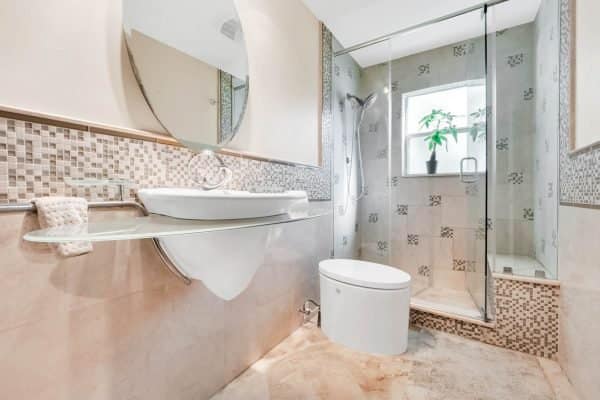 2636-Clementon-Park-Ct-Orlando-FL-32835-28-Bathroom-600x400-1 2636-Clementon-Park-Ct-Orlando-FL-32835-28-Bathroom-600x400-1