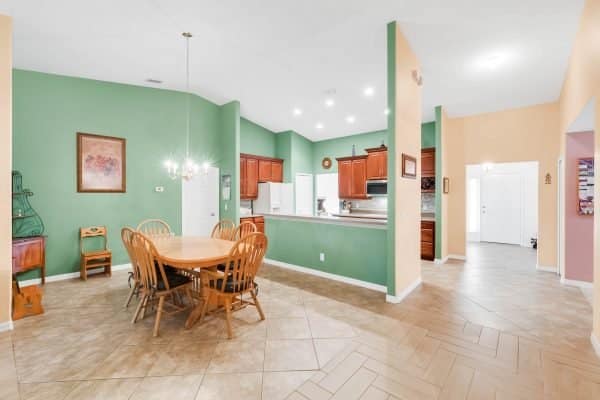948-Burland-Cir-Winter-Garden-FL-34787-13-Dining-600x400-1