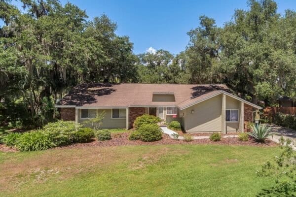 1584-starfish-st-kissimmee-fl-34744-01-768x576-1-600x400