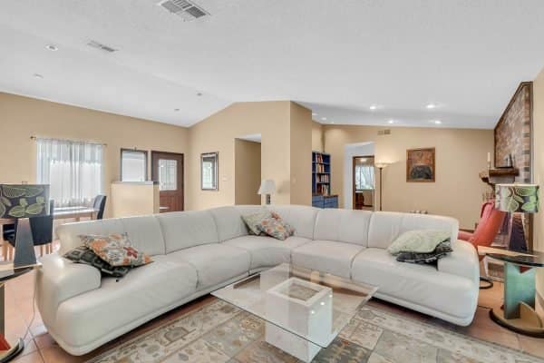 1584-starfish-st-kissimmee-fl-34744-27-600x400-1