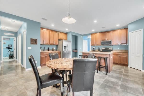 160-cabrillo-drive-groveland-fl-34736-23-600x400-1