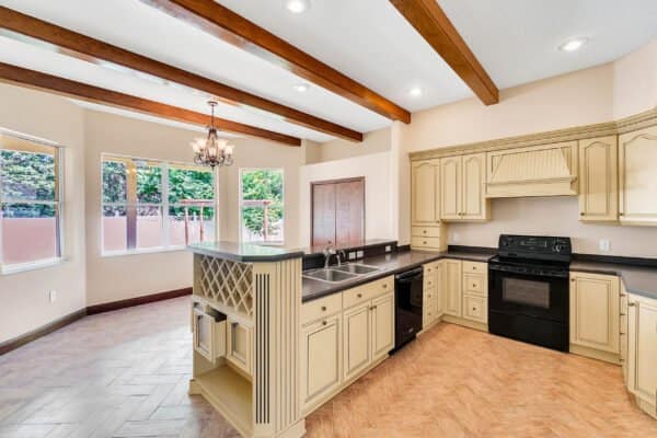 1063-sadie-lane-winter-garden-fl-34787-28-scaled-600x400