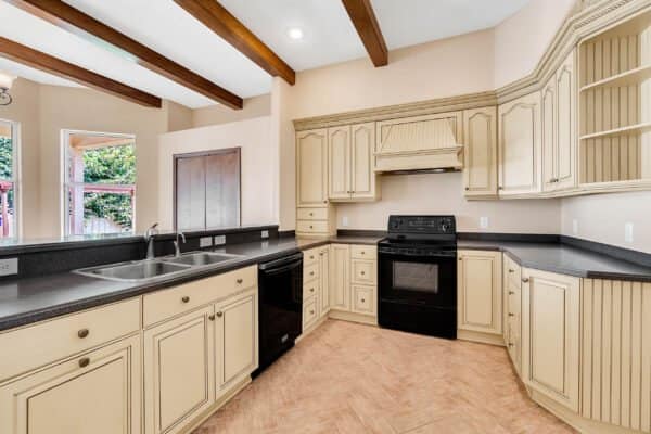 1063-sadie-lane-winter-garden-fl-34787-29-scaled-600x400