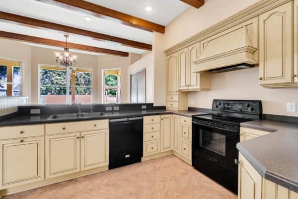 1063-sadie-lane-winter-garden-fl-34787-30-scaled-600x400