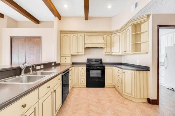 1063-sadie-lane-winter-garden-fl-34787-32-scaled-600x400