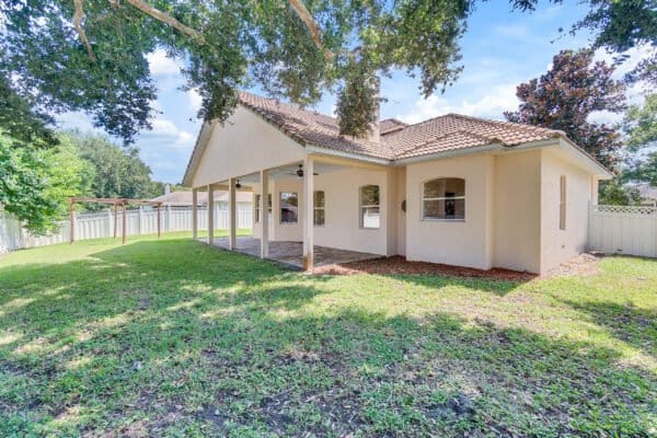 1063-sadie-lane-winter-garden-fl-34787-37-scaled-600x400