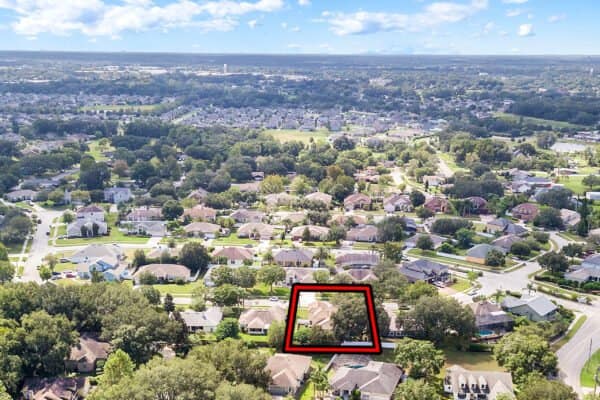 1063-sadie-lane-winter-garden-fl-34787-52-edit-scaled-600x400