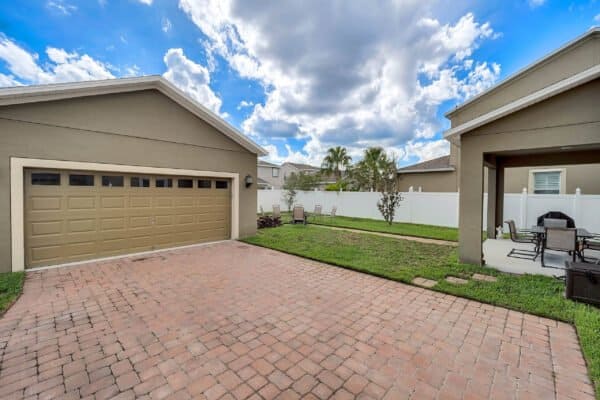 15130-driftwood-bend-street-winter-garden-fl-34787-35-scaled-600x400