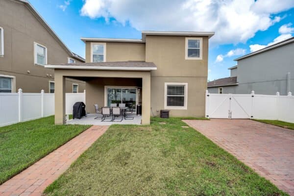 15130-driftwood-bend-street-winter-garden-fl-34787-37-scaled-600x400