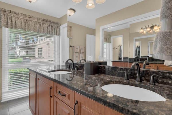 12436-summerport-lane-windermere-fl-34786-13--scaled-600x400