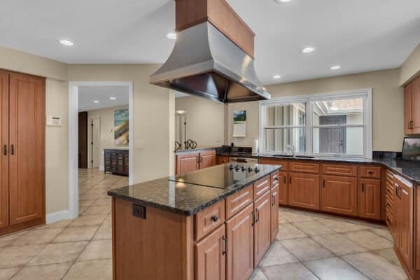 12436-summerport-lane-windermere-fl-34786-23--scaled-600x400