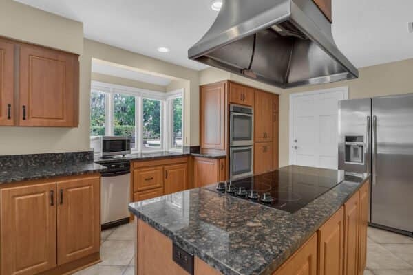 12436-summerport-lane-windermere-fl-34786-28--scaled-600x400