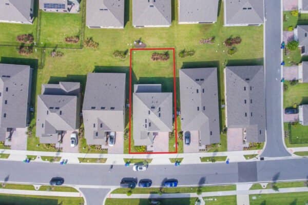 10175-shallow-water-dr-winter-garden-fl-34787-47-scaled-600x400