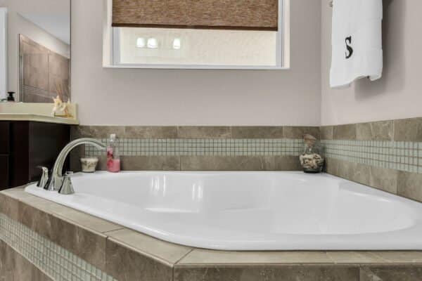 16569-broadwater-avenue-winter-garden-fl-34787-17-scaled-600x400