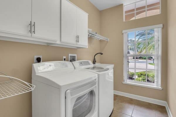 14066-zephermoor-lane-winter-garden-fl-34787-25-scaled-600x400-1