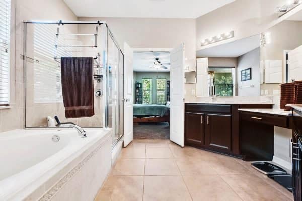 11717-sheltering-pine-drive-orlando-fl-32836-44-scaled-600x400-1