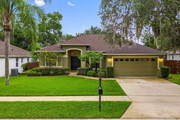 2535-grand-poplar-street-ocoee-fl-34761-01-768x512-1-600x400