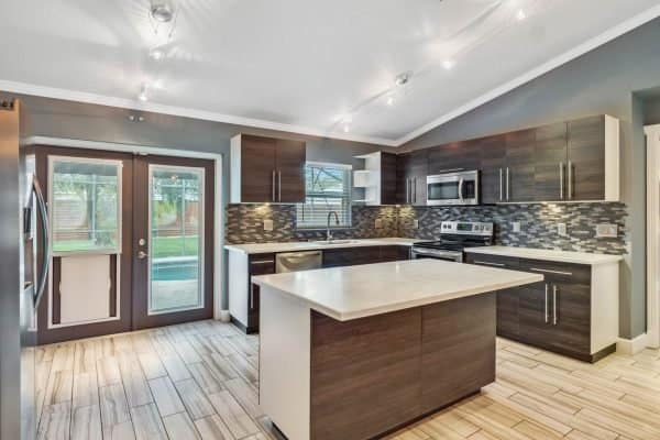 628-stevelynn-circle-winter-garden-fl-34787-17-scaled-600x400-1